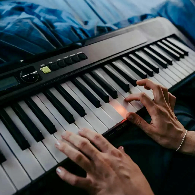 61-Key Lighting Touch Responsive Keyboard (Model: LK-S250)