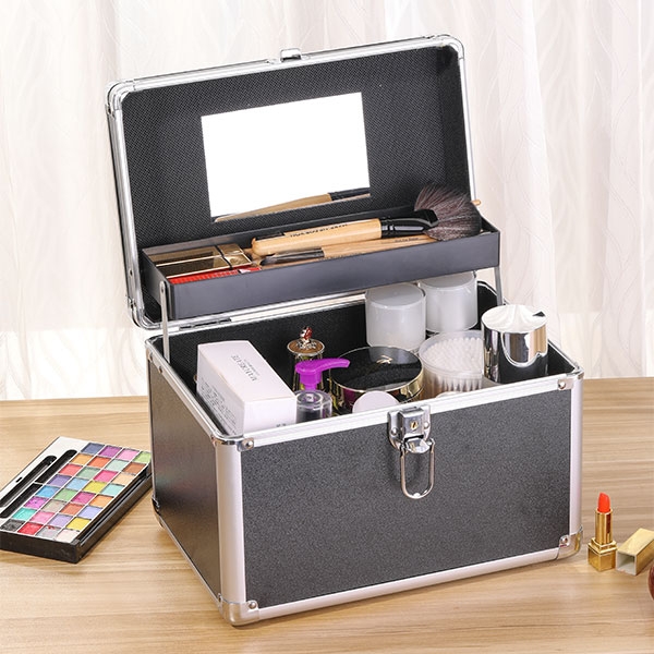 26 off on Portable Nail Technician Train Case