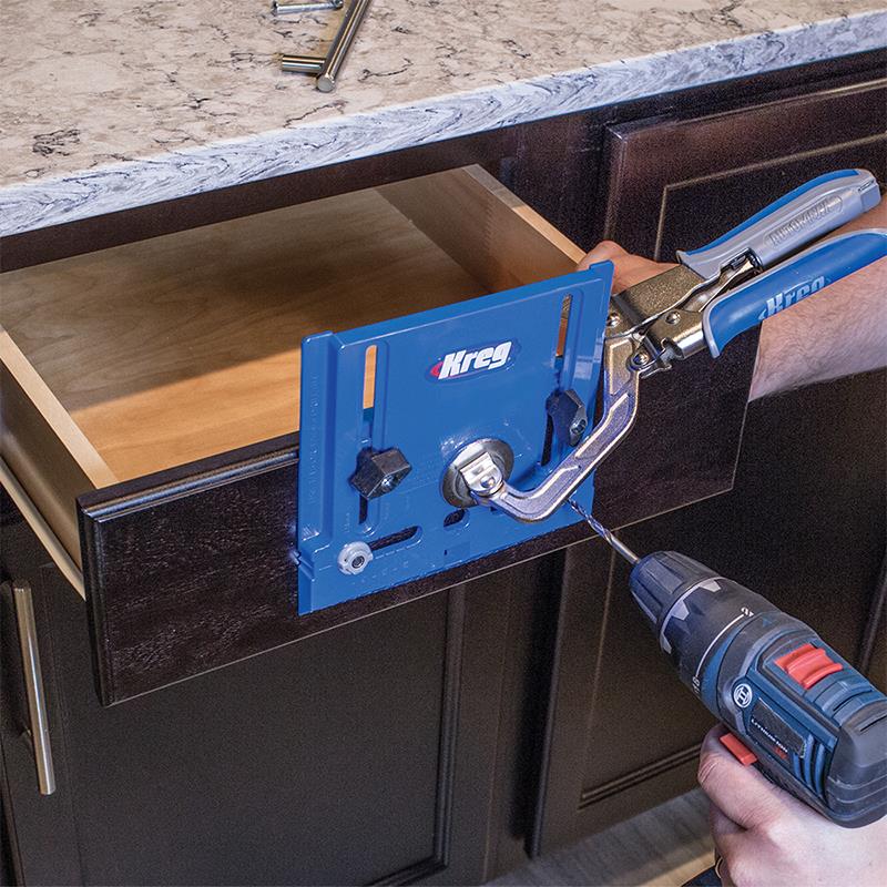 Lifestyle image. Drill + clamp not included.