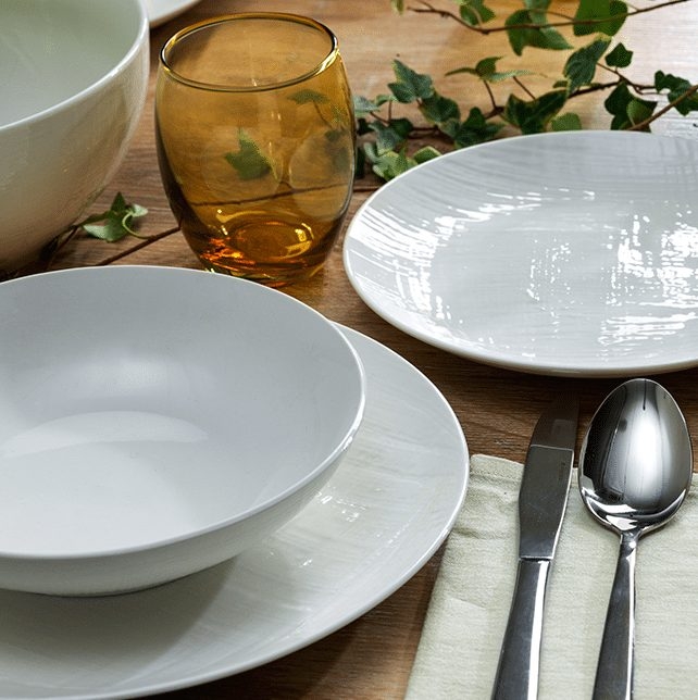 25 off on 18 Piece Victoria Range Crockery Set